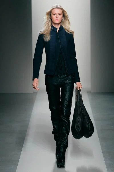 Look 3